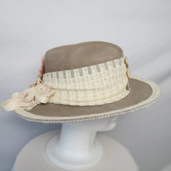Vintage taupe grey Australian felt wool rancher hat with lace feather